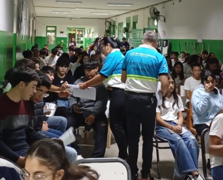 Charlas de concientización vial en la Escuela Normal 